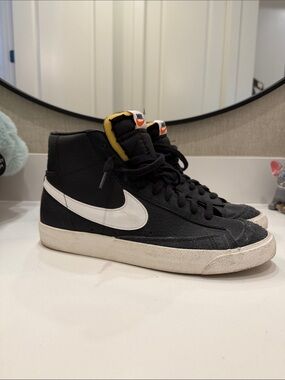 Nike Men’s Black, White & Yellow High-Top Sneakers